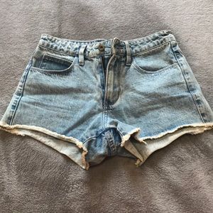 Guess booty shorts size 24 like new